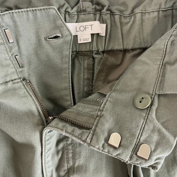 Loft High Rise Belted Paperbag Green Rolled Hem Shorts - Size 2 - Picture 4 of 5